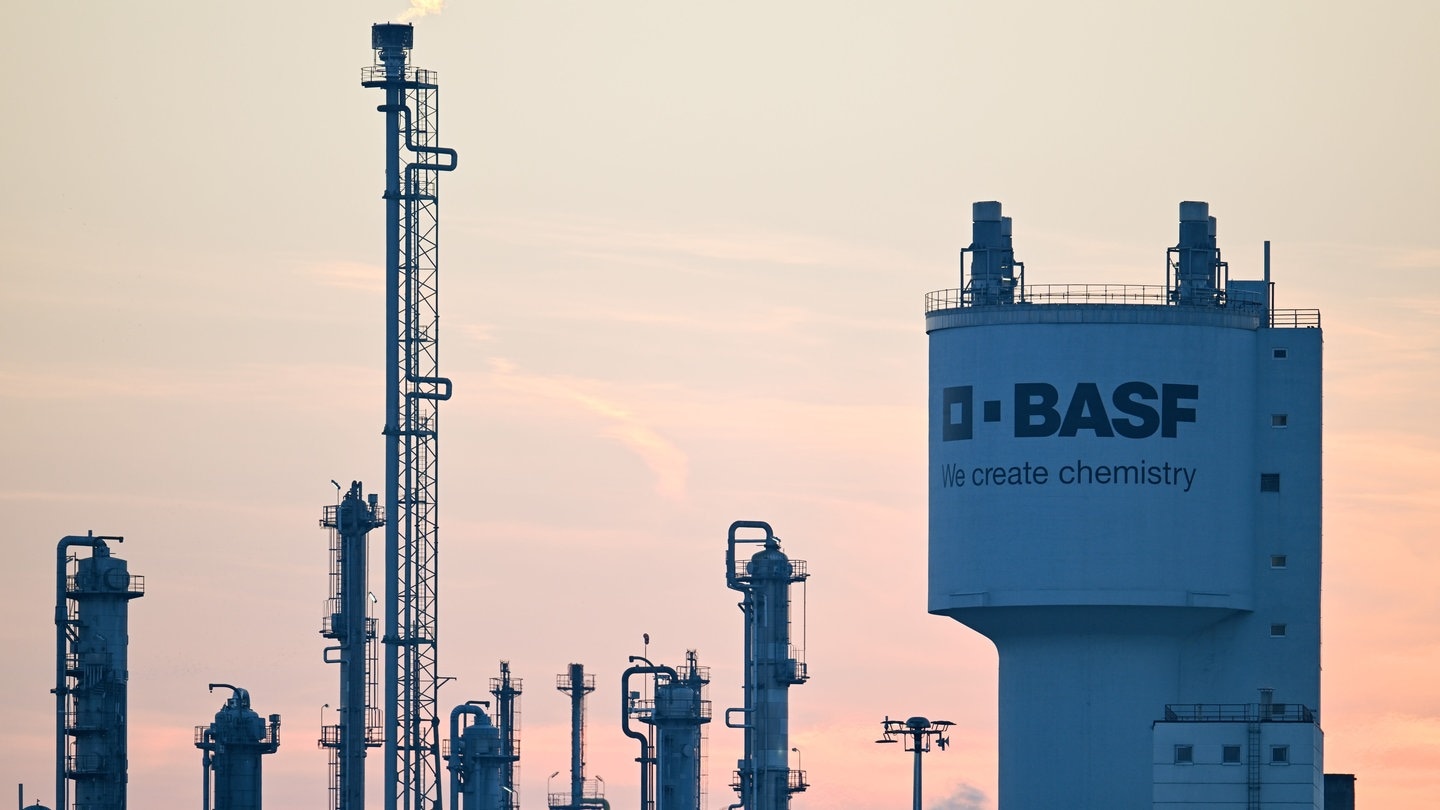 Pipeline Work Accident at BASF Ludwigshafen Injures External Staff